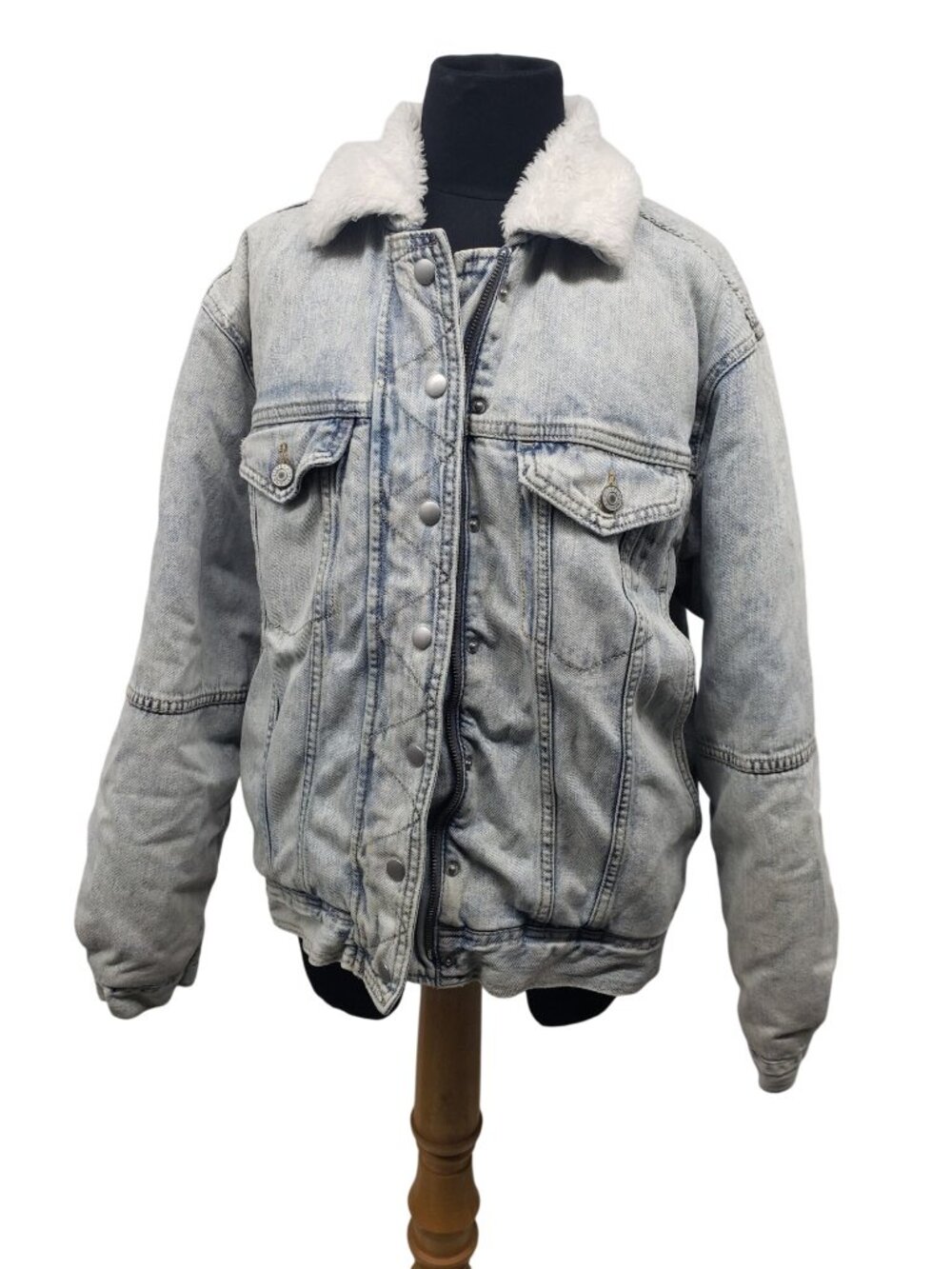 American Eagle Light Wash Denim Jean Jacket Faux Fur Lined Oversized Relaxed